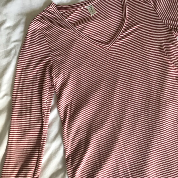 Long Sleeve Luxe V-Neck Tee - Picture 2 of 3
